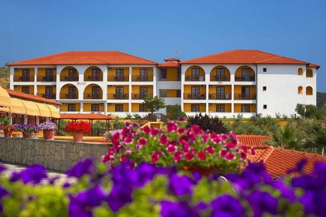 Akrathos Beach Hotel