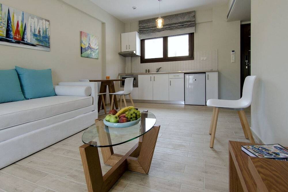 Hatzoudis Luxury Suites