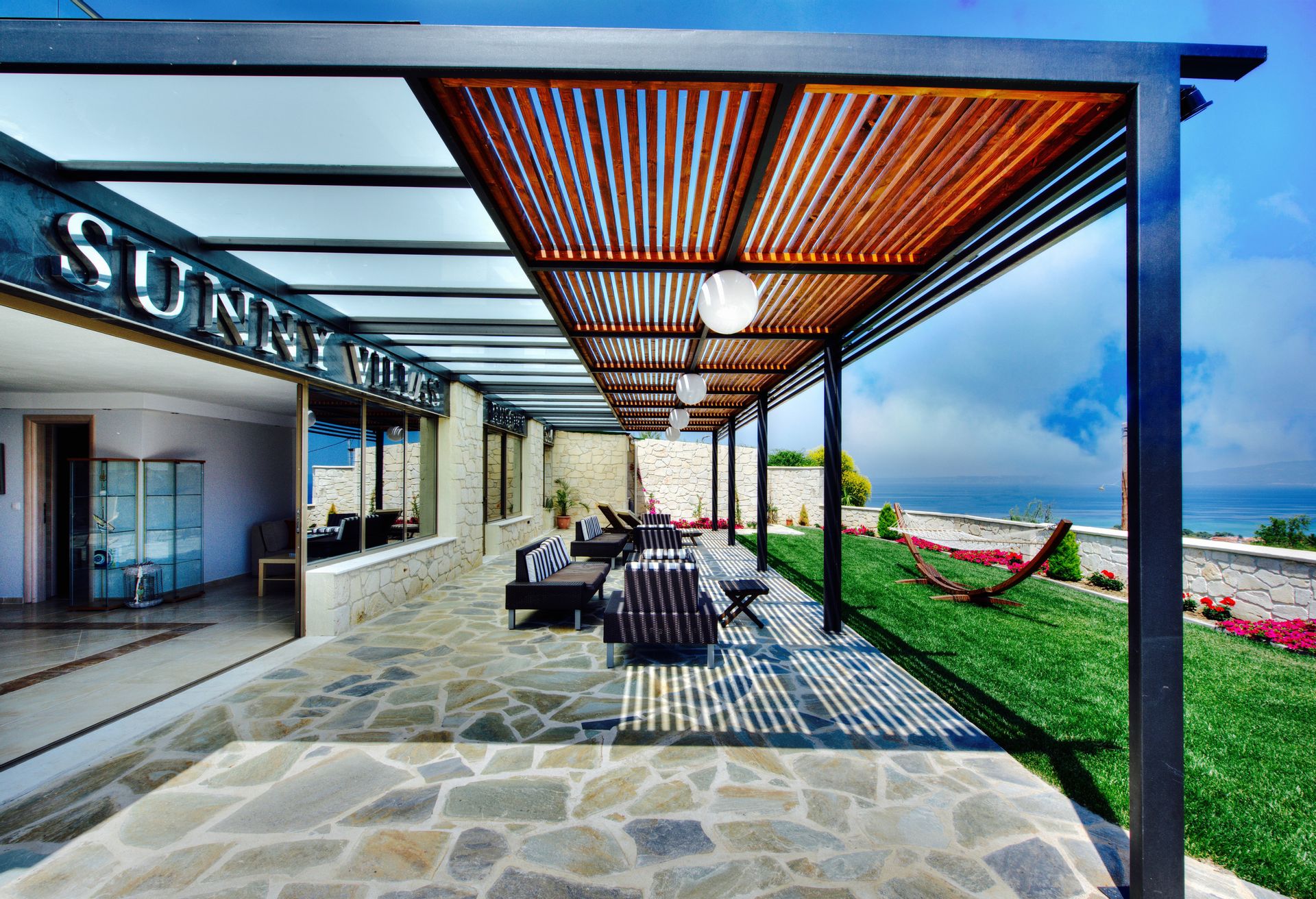 Sunny Villas Resort & Spa