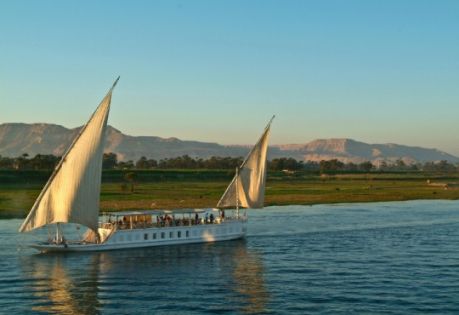 Тайните на Нил и Източният бриз